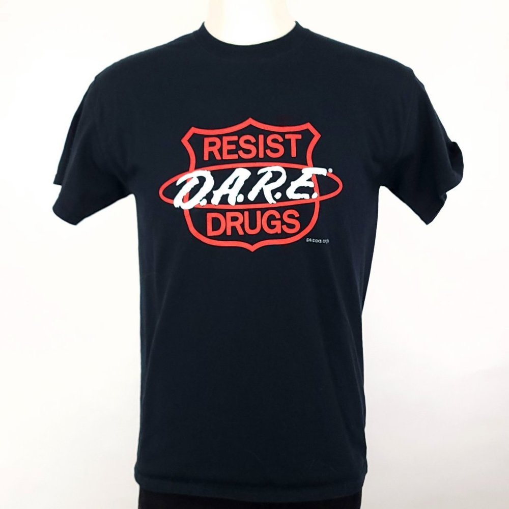Gildan‎ D.A.R.E. Resist Drugs Graphic T-Shirt Black Medium Shield Logo